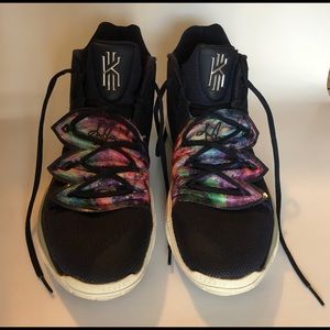 Nike Kyrie 5 Multi-Color/Metallic Silver